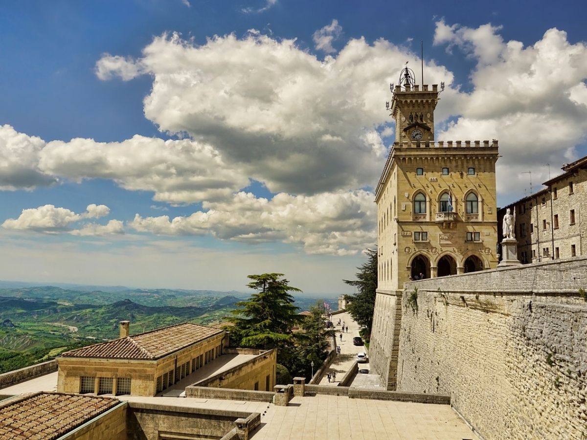 I 9 Castelli di San Marino Cosa Sapere sulle Località del Piccolo Stato I 9 Castelli di San Marino Cosa Sapere sulle Località del Piccolo Stato